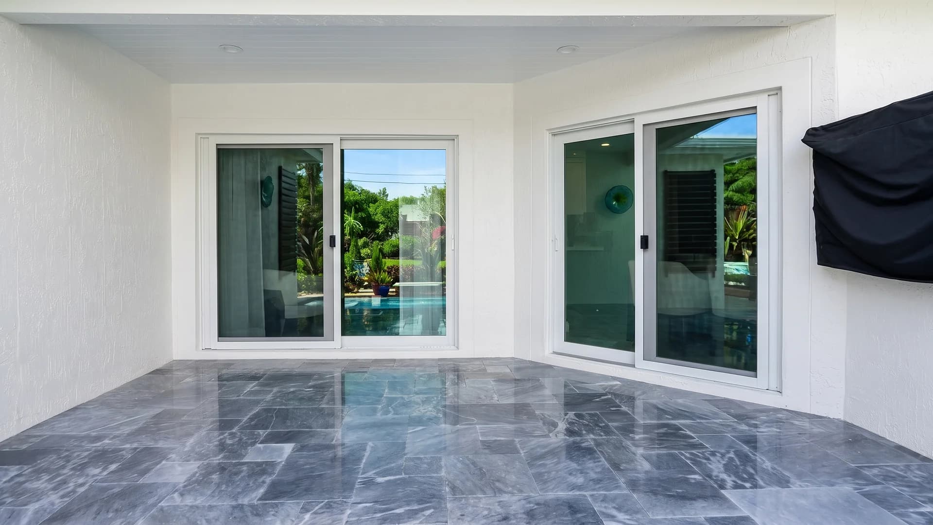 Marble hardscape by TL Pavers